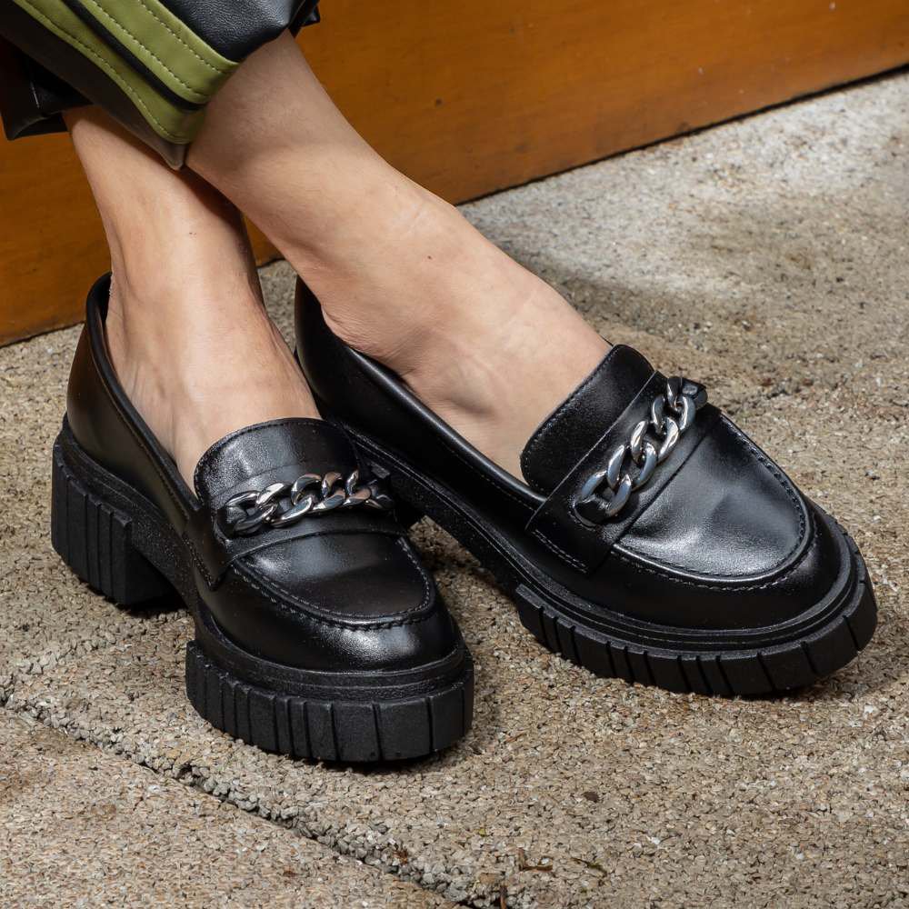 mocassim tratorado feminino preto