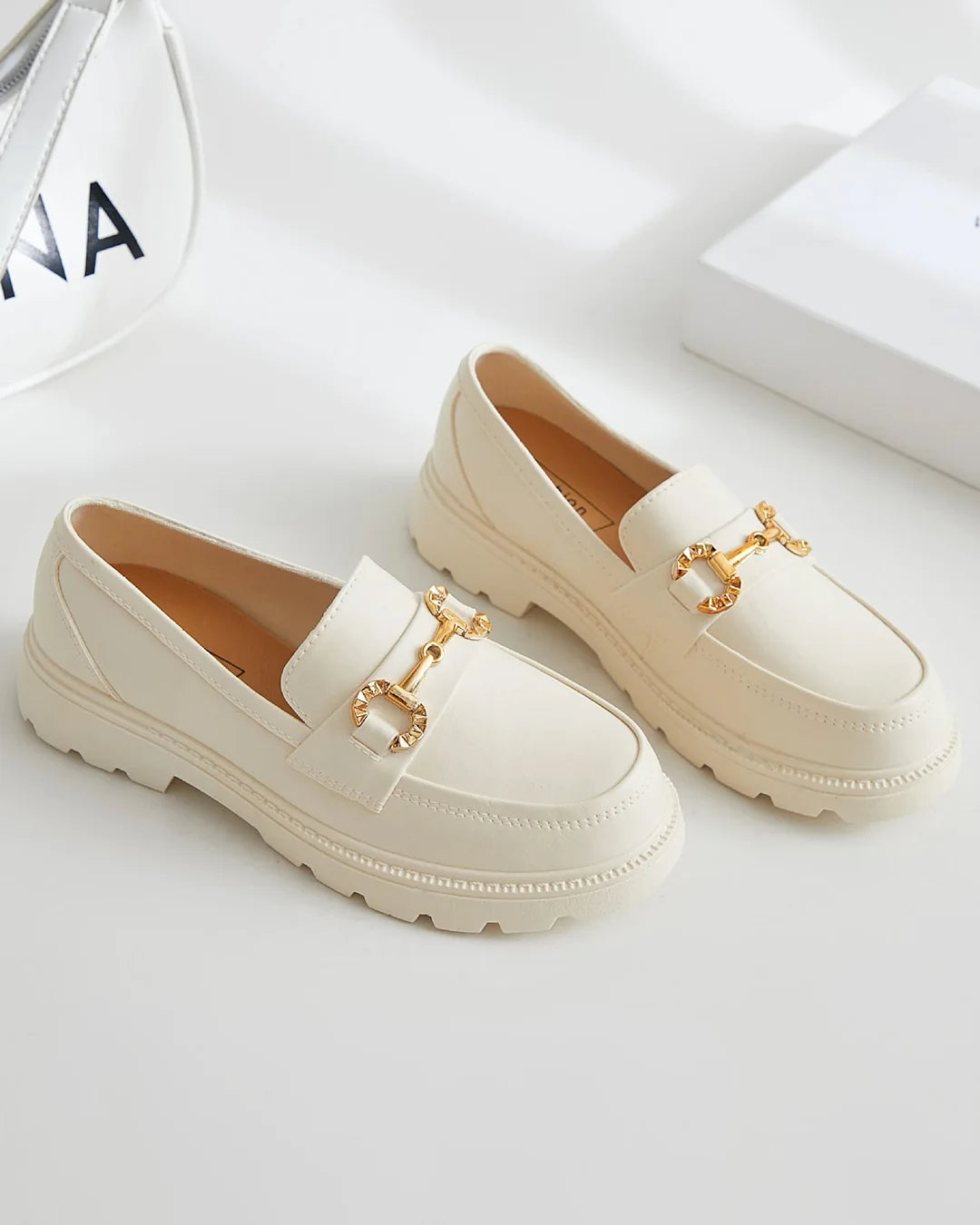 mocassim tratorado feminino sola grossa