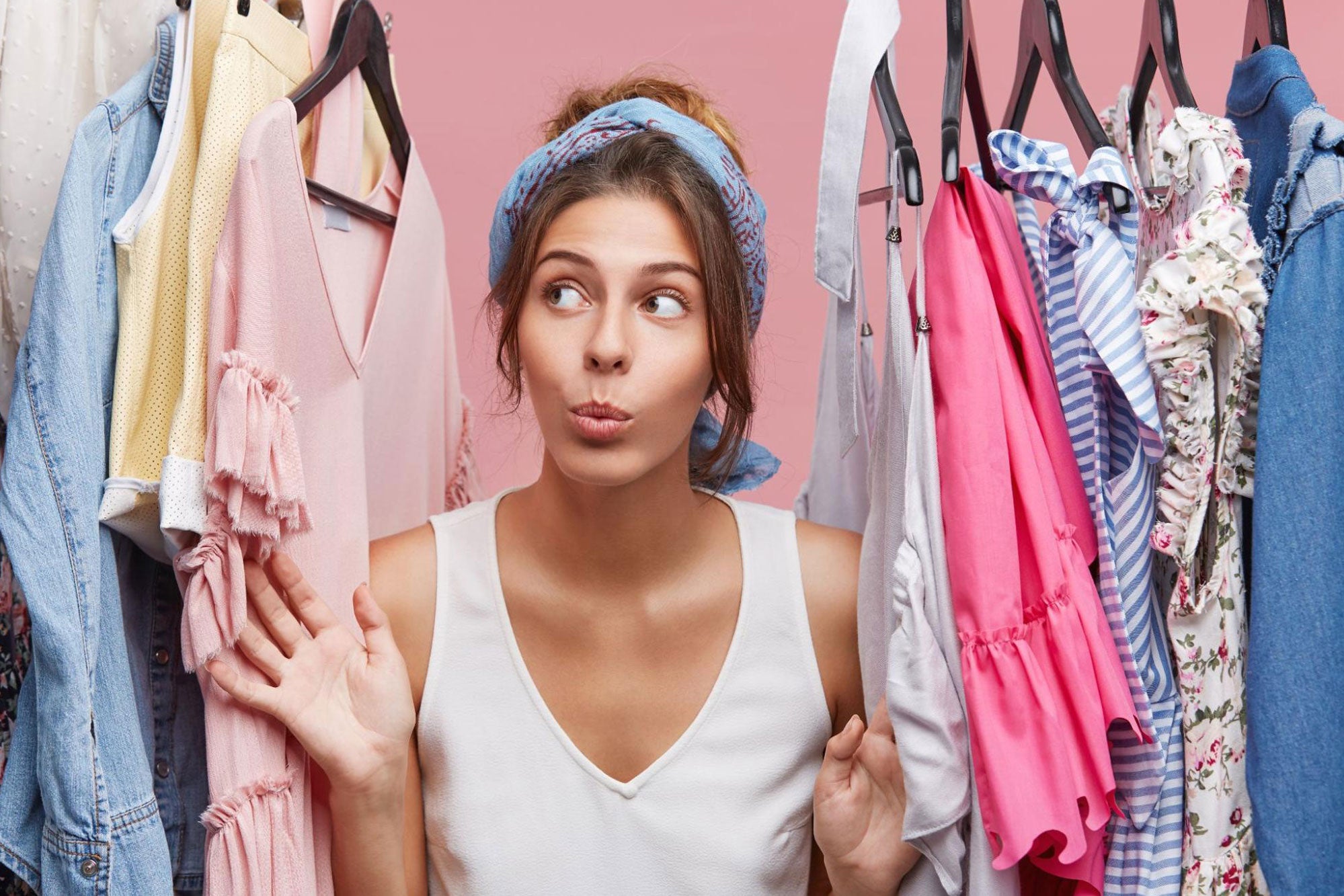 Guarda-Roupa Cápsula para Mulheres 40+: Elegância e Praticidade