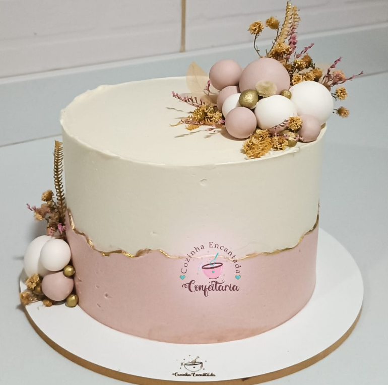 bolo feminino com tema de bailarina