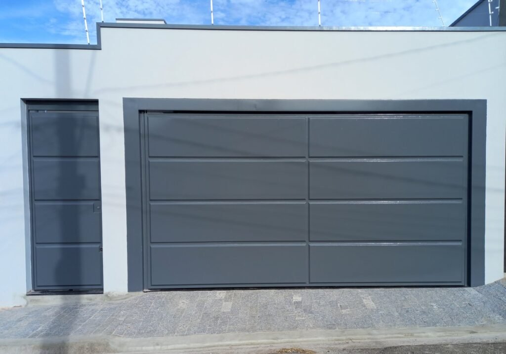 portão de alumínio e vidro