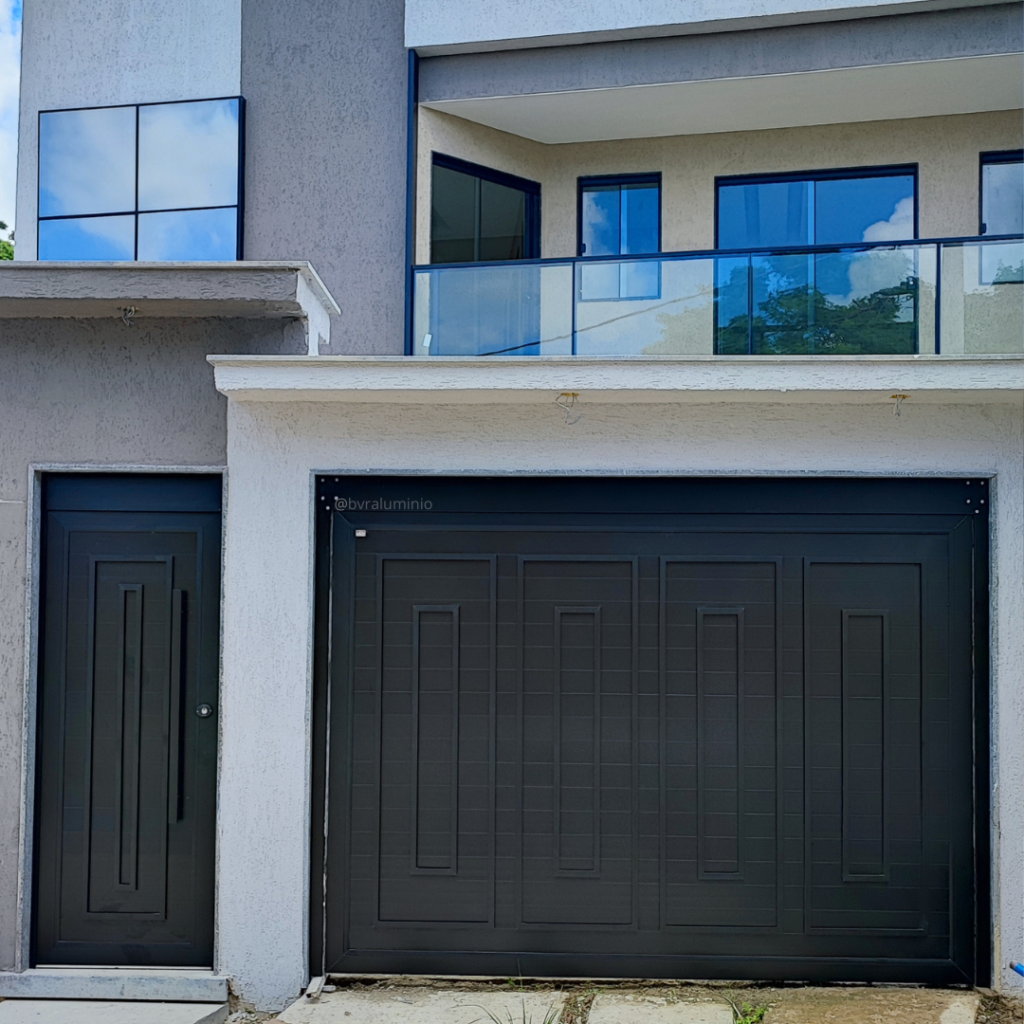 portão de alumínio preto