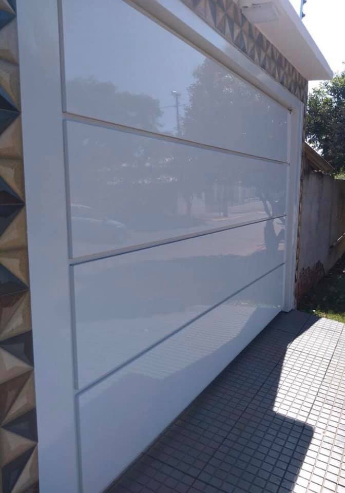 portão com social embutido