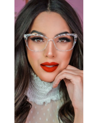 Visagismo e Óculos: Descubra a Cor Perfeita da Armação para o Seu Tom de Pele