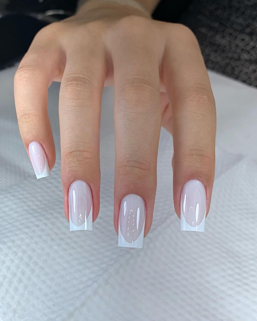 unhas em gel decoradas com pedrarias