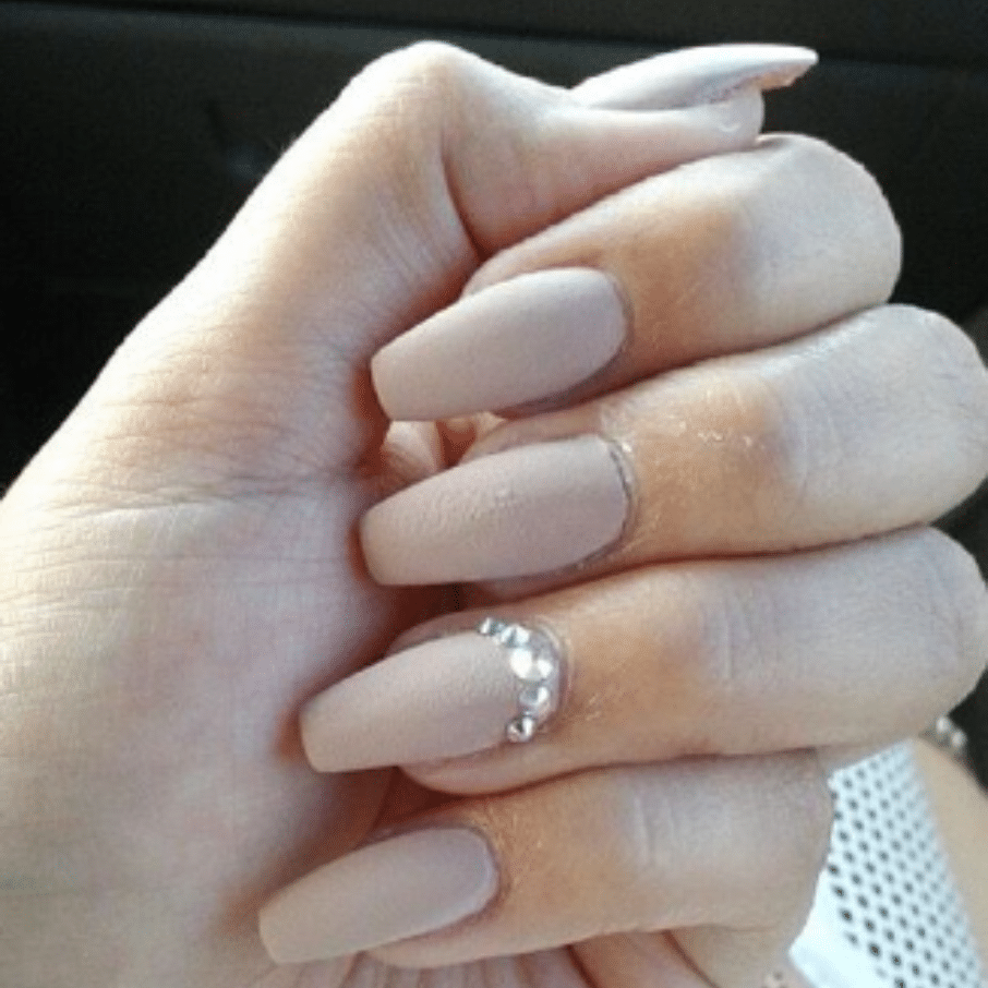 modelos de unhas com pedras