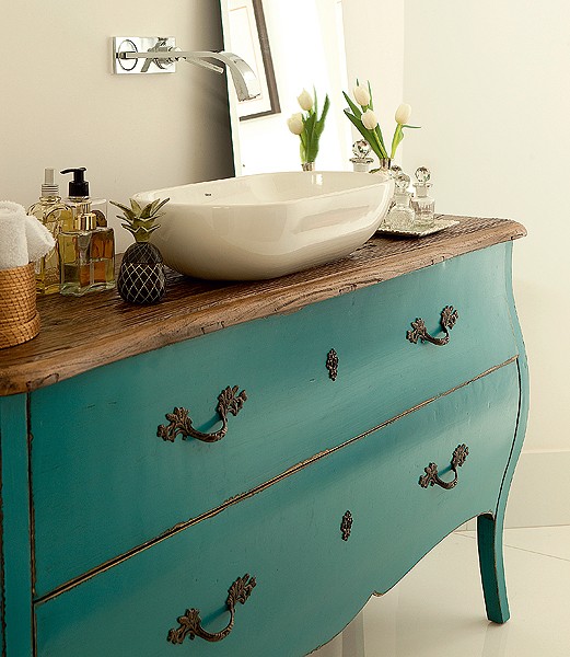 cômoda retrô pés palito para quarto