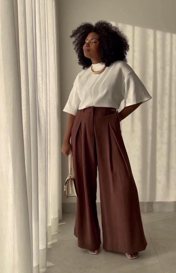 inspirações de looks com marrom e azul