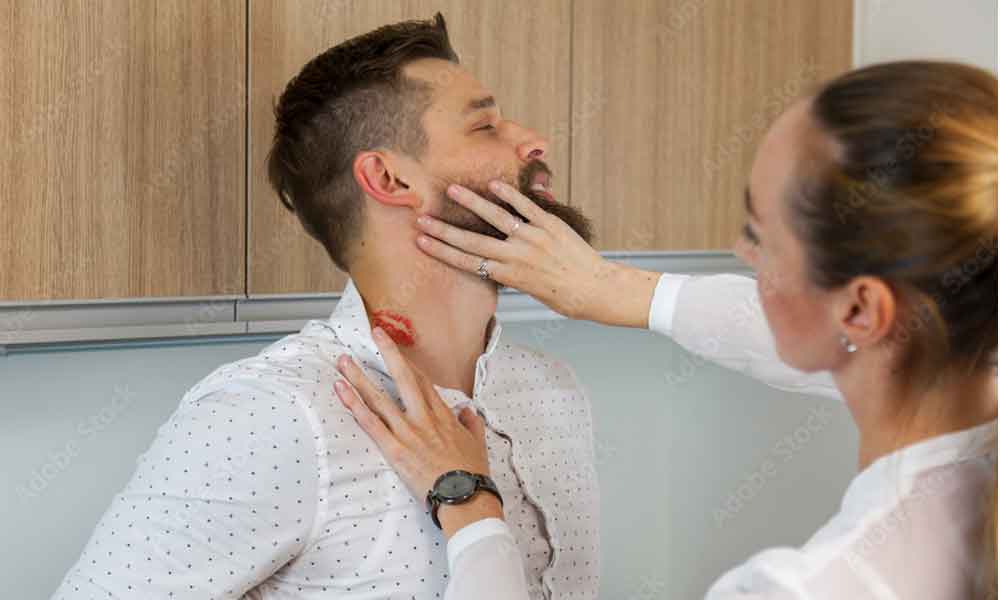 o que fazer para tirar chupão do pescoço