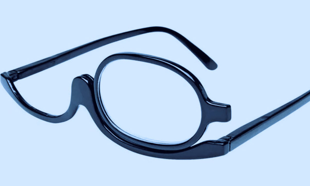 Como escolher o grau ideal do seu óculos para maquiagem