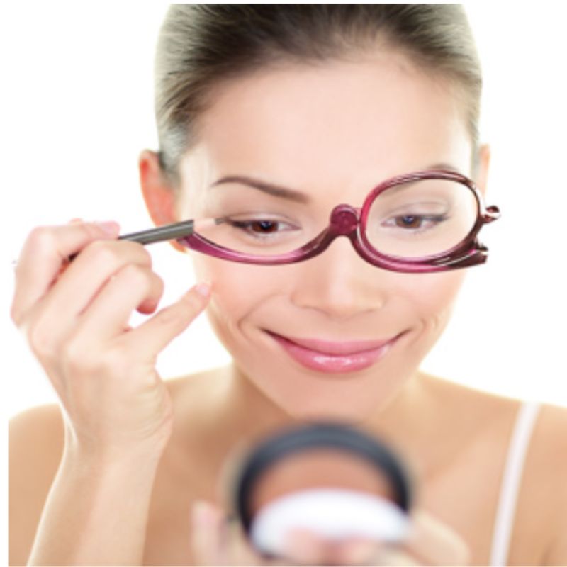 Como escolher o grau ideal do seu óculos para maquiagem