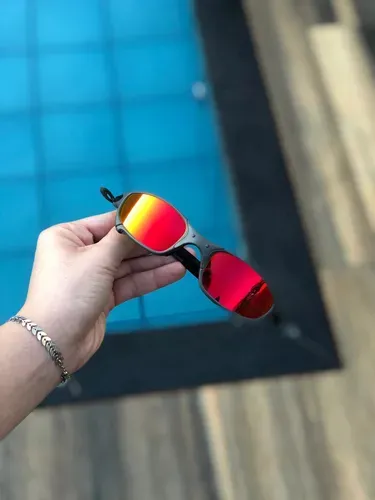 Óculos de grau vermelho: personalidade e estilo para seu rosto