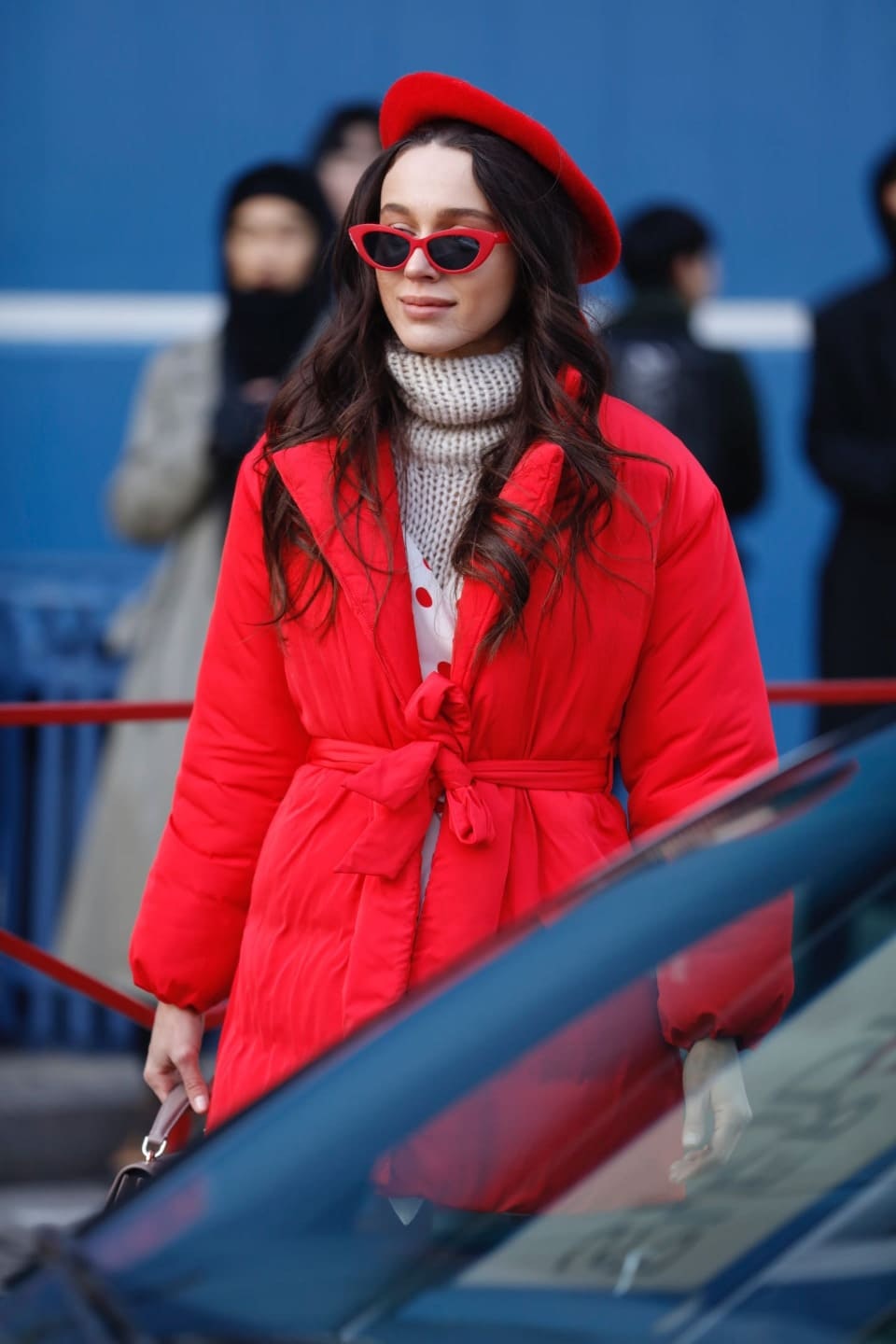 Como escolher seu óculos de sol vermelho ideal para 2026