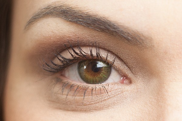 Air Optix Colors Green vs. Natural Vision: Qual a Melhor Lente para Você?