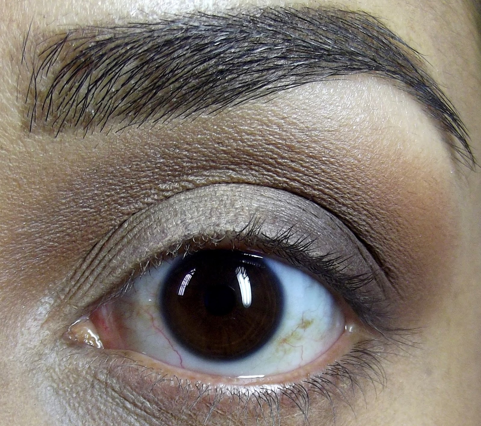 erros comuns na maquiagem olho nada boca tudo