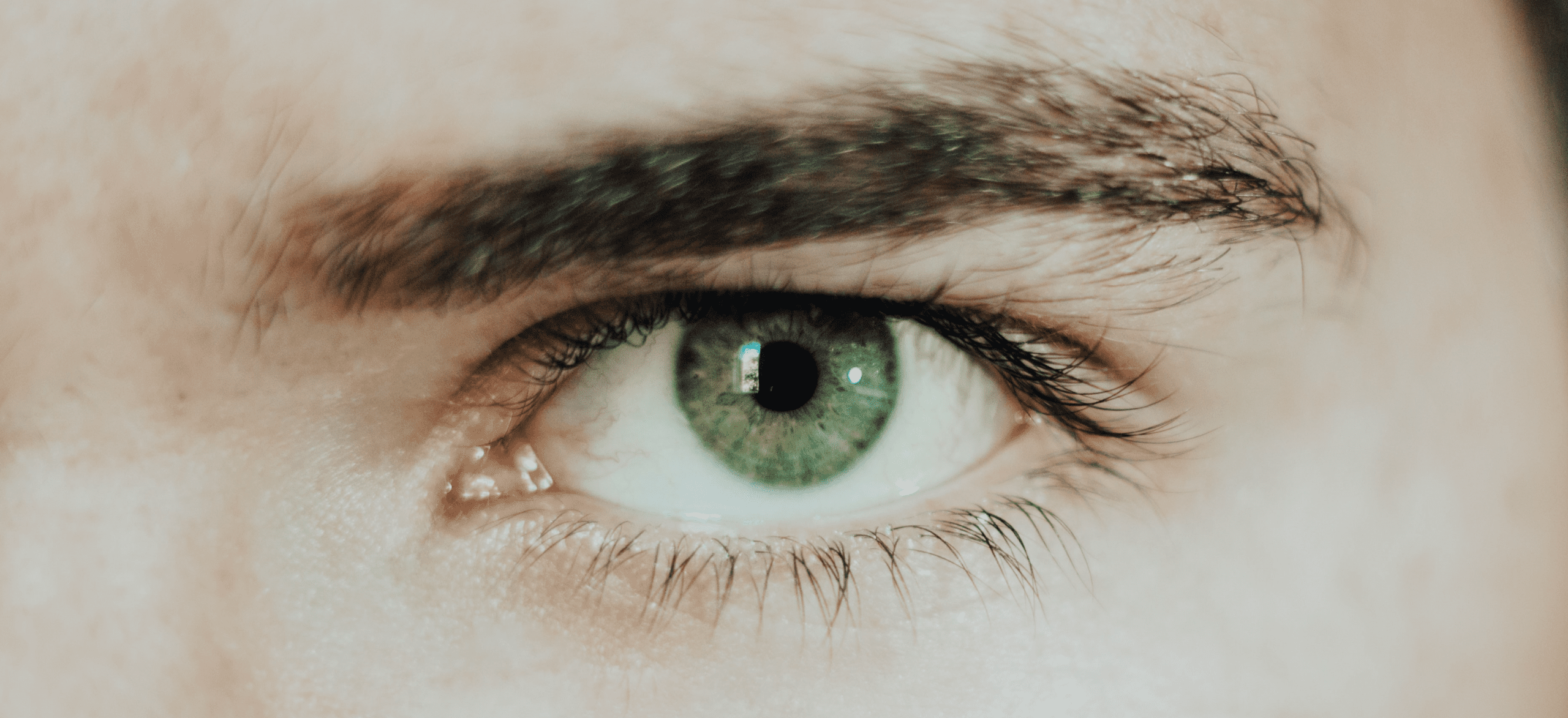 erros comuns ao cuidar de olhos verdes