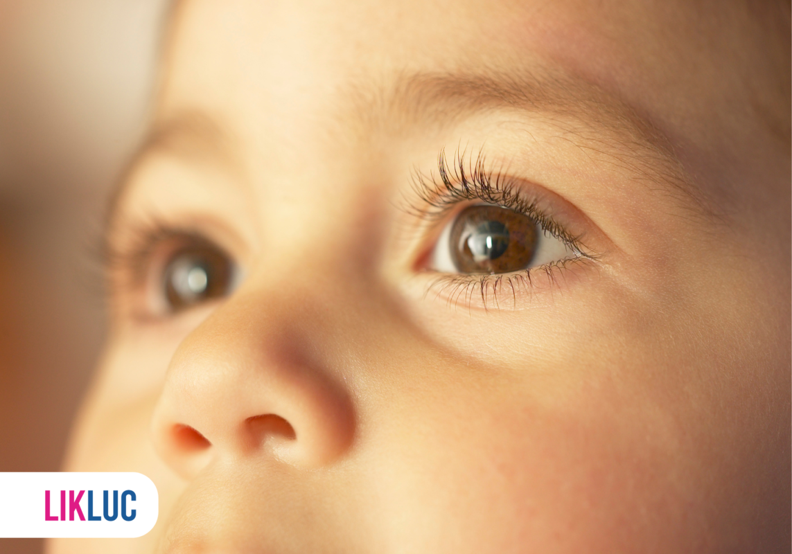 Erros Comuns ao Maquiar Olhos Juntos e Como Evitá-los