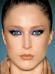 Passo a Passo: Como Fazer o Delineado Fox Eyes Perfeito