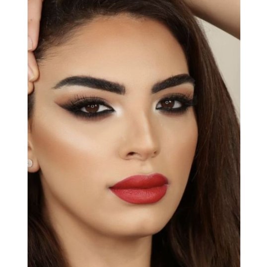 Olhos Castanhos Muito Escuros: Entenda a Concentração de Melanina