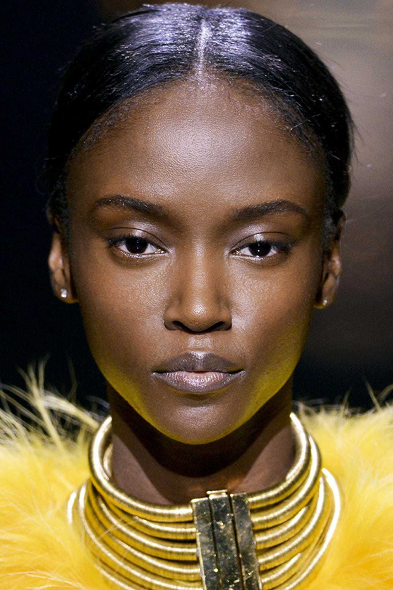 Guia Completo de Maquiagem Smokey Eye para Olhos Escuros