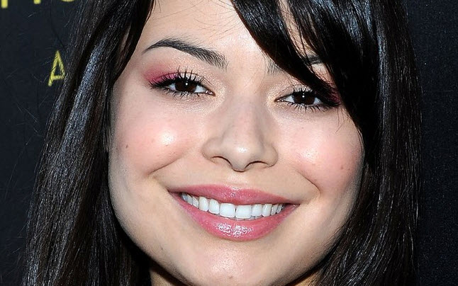 Guia Completo de Maquiagem Smokey Eye para Olhos Escuros