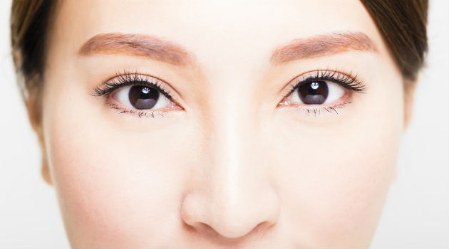 Como Aumentar a Expressividade do Seu Olhar com Olhos Escuros