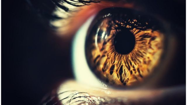 Maquiagem Rápida para Olhos Profundos: 5 Minutos para um Olhar Radiante