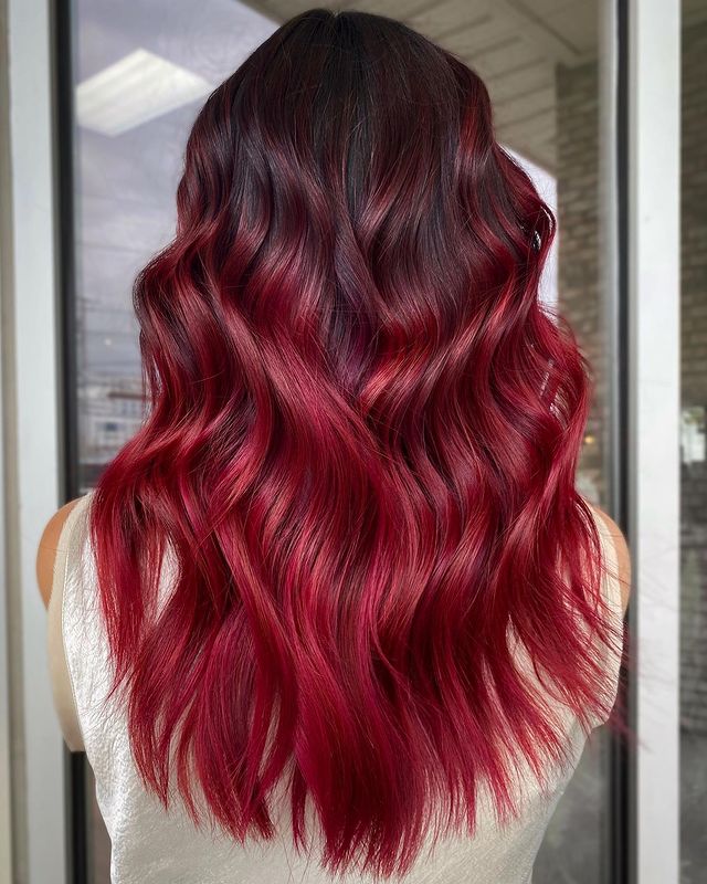 Ombré Vermelho em Cabelos Escuros: Dicas e Inspirações