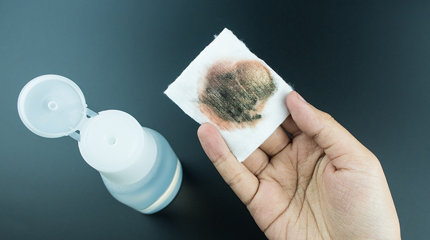 Guia Completo: Como Escolher o Demaquilante Ideal para Seu Tipo de Pele