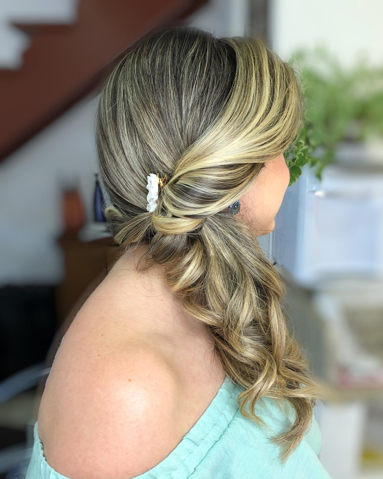 penteado madrinha casamento na praia