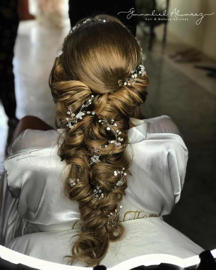 penteado para madrinha de casamento no campo