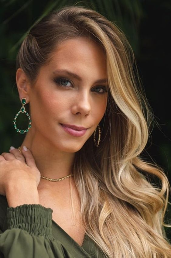 penteado de lado cabelo liso com grampo ou elástico qual o melhor