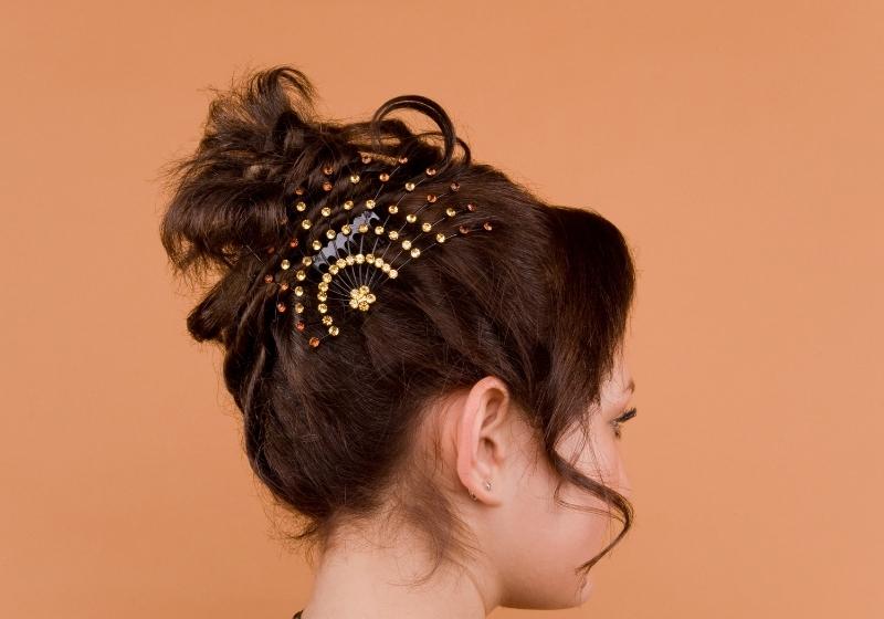 Penteados Semi Presos: Versatilidade e Elegância para Eventos Formais