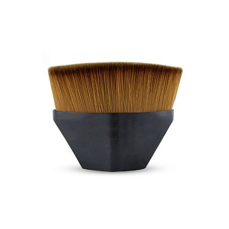 Esponja ou Pincel: O Dilema da Aplicação de Base Perfeita