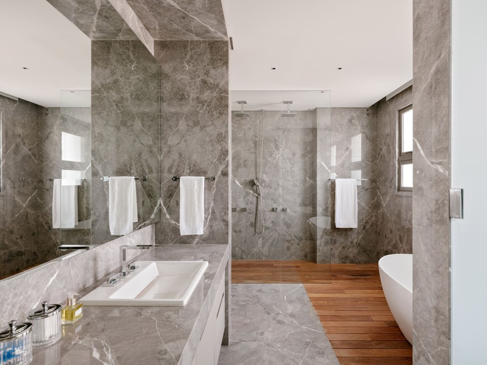 como evitar piso estufado no banheiro