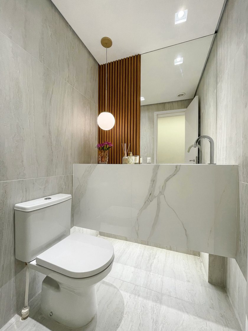 porcelanato polido no chao do banheiro perigo