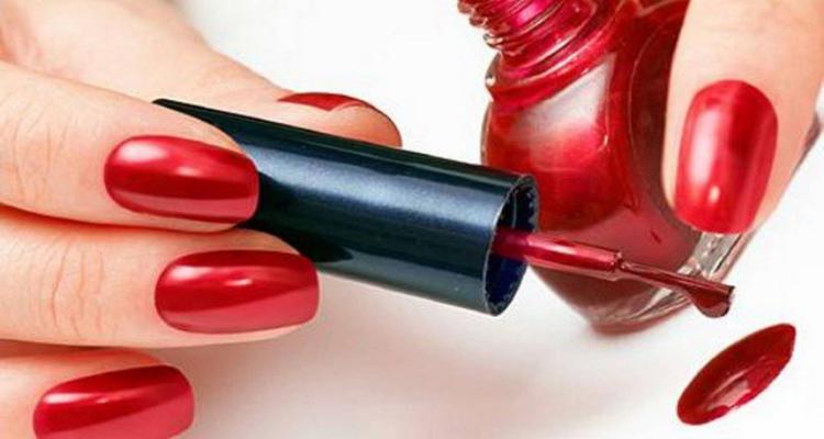Top 5 Bases Fortalecedoras para Evitar Esmalte Craquelado