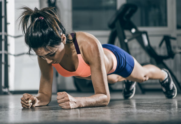 Prancha com apoio nos joelhos