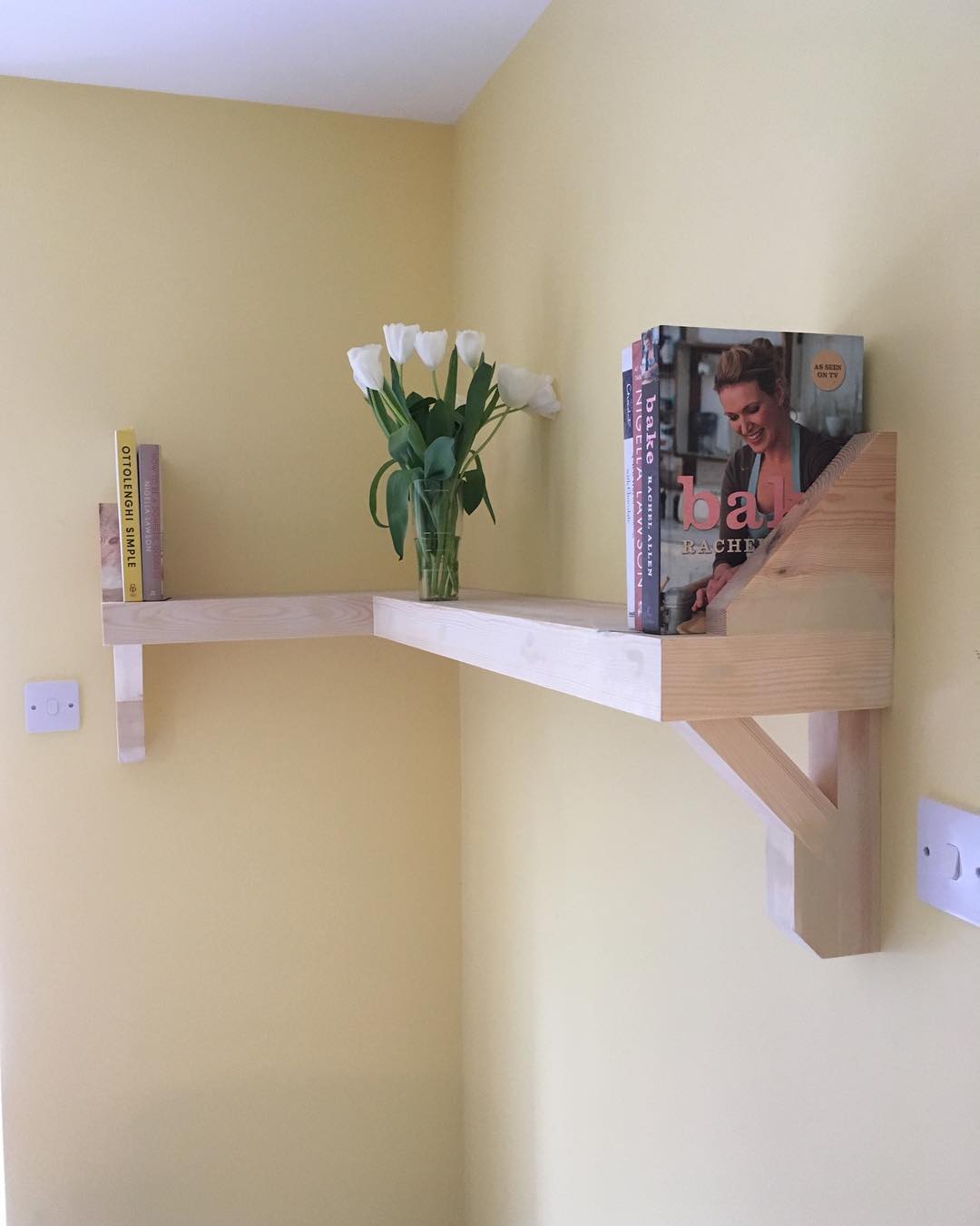 prateleira de canto banheiro