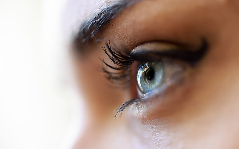 Biotina para Cílios: Como a Vitamina B7 Ajuda no Crescimento e Densidade