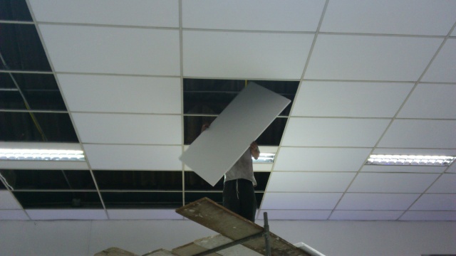 Guia Completo: Como Instalar Forro de Isopor no Teto Sozinho (DIY)