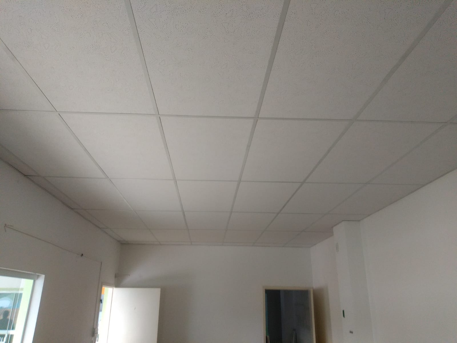 rebaixamento de teto com isopor