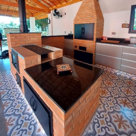 erros comuns reforma area gourmet forno a lenha