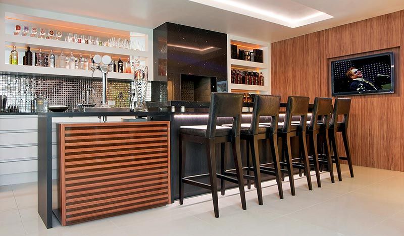 reforma de area de lazer com churrasqueira e forno a lenha