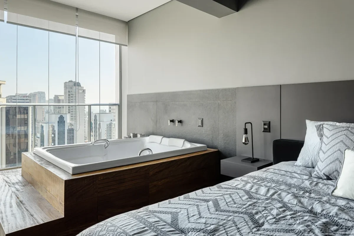 reforma de banheiro com banheira de hidromassagem pequena