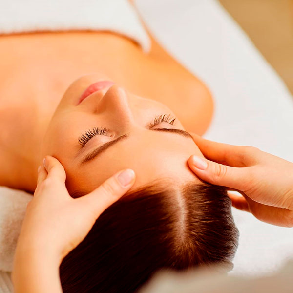 Compressas e Respiração: Hábitos Simples para um Rosto Mais Leve