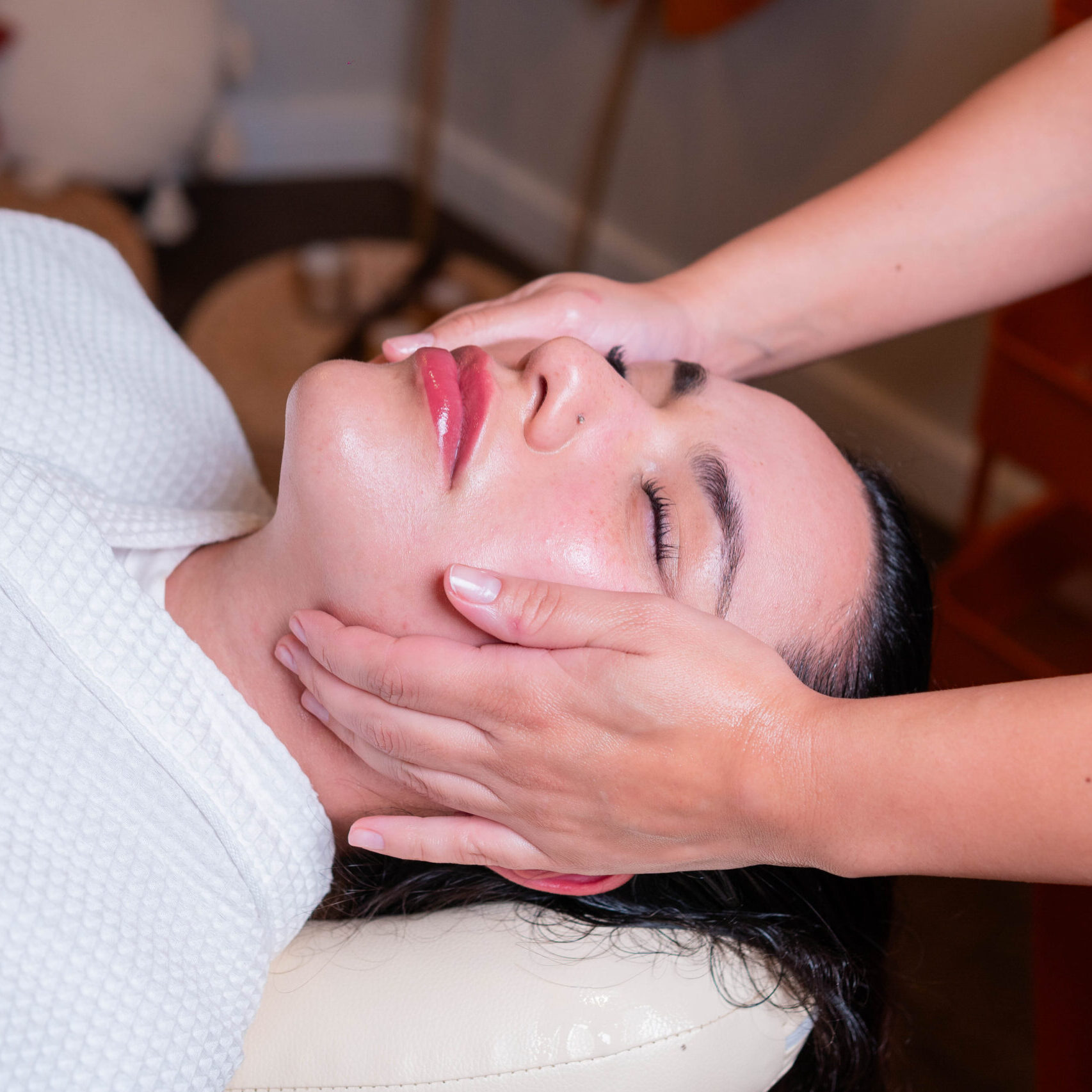 Os Benefícios da Massagem Facial para Reduzir o Estresse Diário