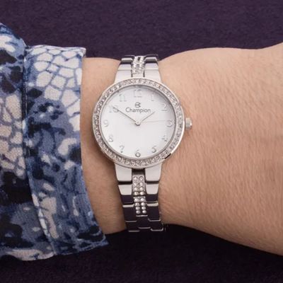 Relógio feminino prata com pulseira em malha metálica