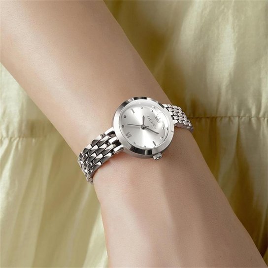 Relógio feminino prata com pulseira de aço inoxidável