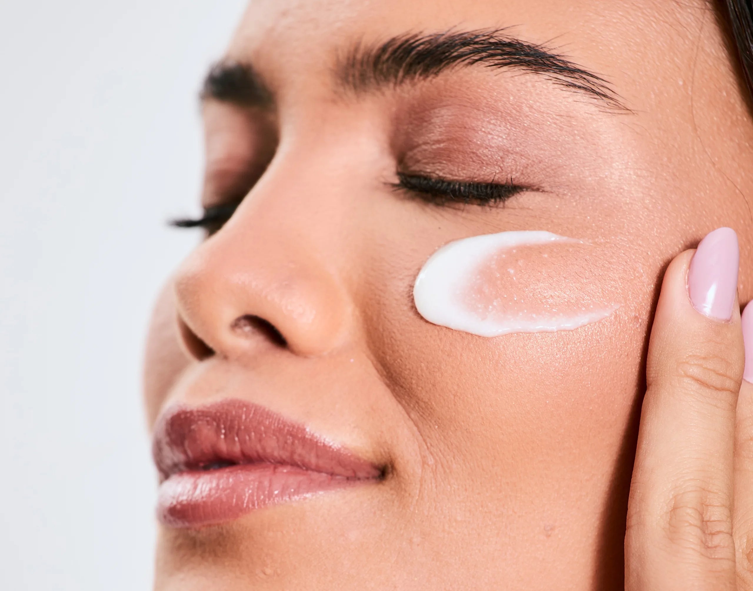 Dieta e Renovação Celular: Alimentos essenciais para uma pele jovem